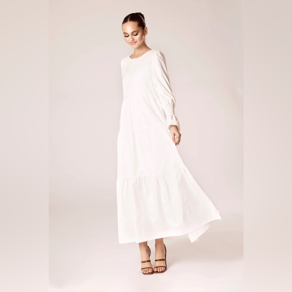 VEILED 🔹 White Maxi Dress - Picture 2 of 7